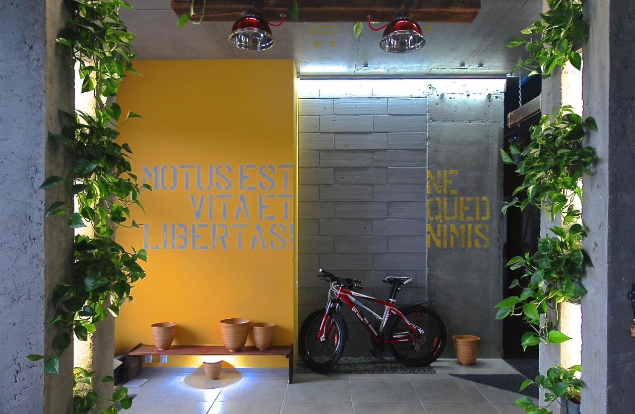 Cubby Hotel Лвив Екстериор снимка