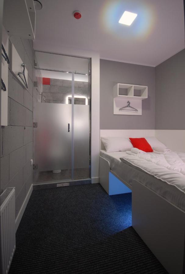 Cubby Hotel Лвив Екстериор снимка