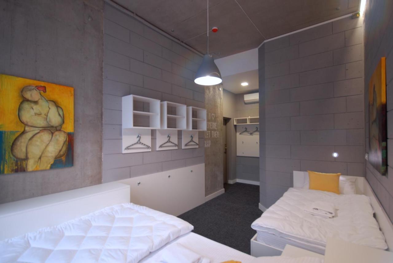 Cubby Hotel Лвив Екстериор снимка