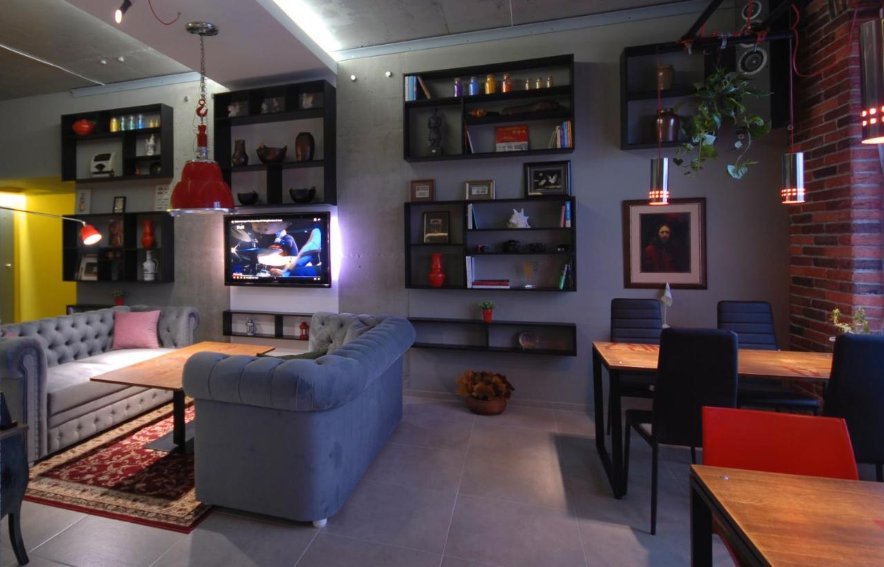 Cubby Hotel Лвив Екстериор снимка