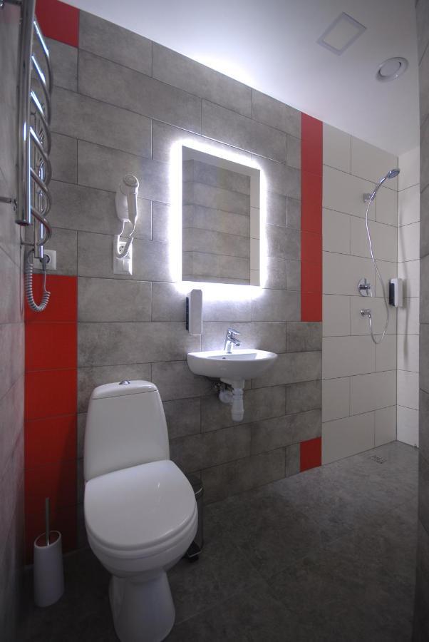 Cubby Hotel Лвив Екстериор снимка