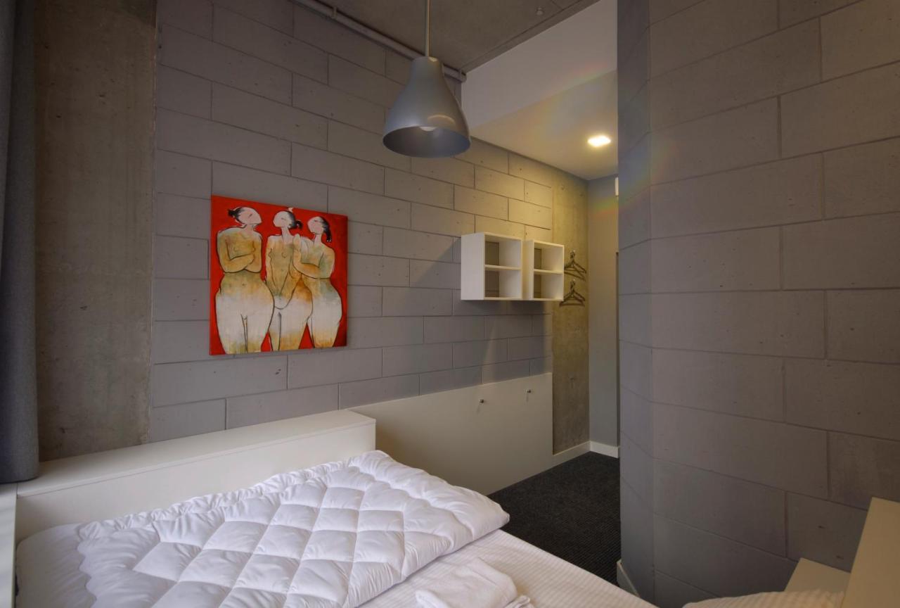 Cubby Hotel Лвив Екстериор снимка
